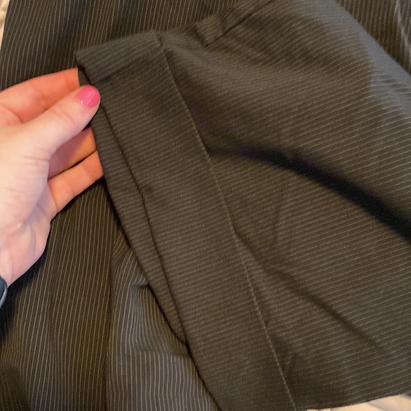 Maternity capri pants 🤰🏼BOGO (maternity items only) - Picture 3 of 4